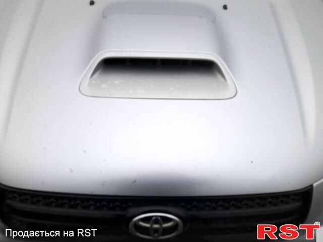 Серый Тойота РАВ 4, объемом двигателя 2 л и пробегом 331 тыс. км за 5500 $, фото 7 на Automoto.ua