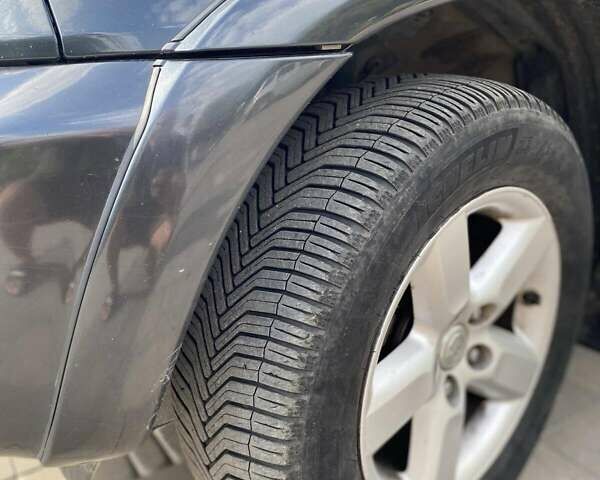 Сірий Тойота РАВ 4, об'ємом двигуна 2 л та пробігом 257 тис. км за 9500 $, фото 4 на Automoto.ua