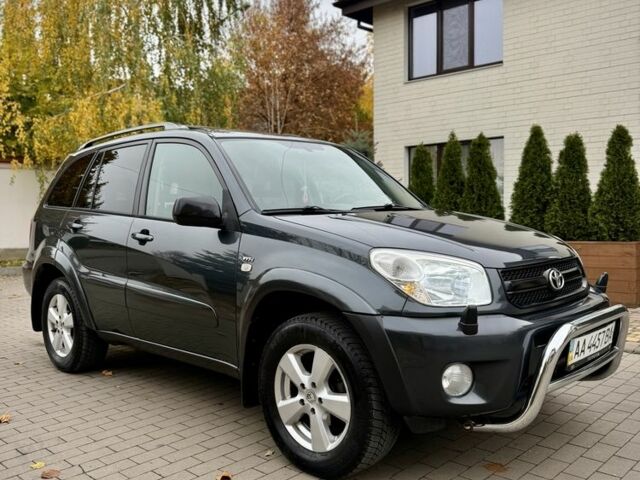 Серый Тойота РАВ 4, объемом двигателя 2 л и пробегом 320 тыс. км за 7700 $, фото 9 на Automoto.ua