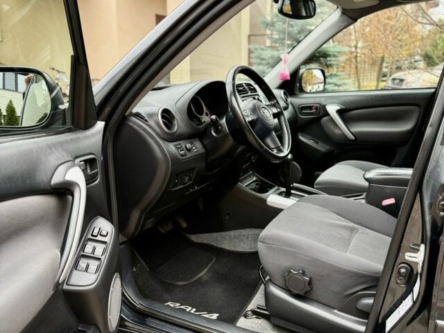 Серый Тойота РАВ 4, объемом двигателя 2 л и пробегом 320 тыс. км за 7700 $, фото 13 на Automoto.ua