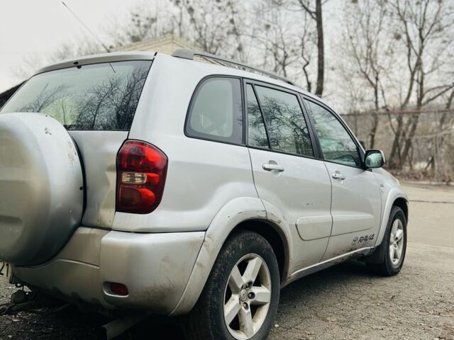 Серый Тойота РАВ 4, объемом двигателя 2 л и пробегом 318 тыс. км за 3800 $, фото 5 на Automoto.ua