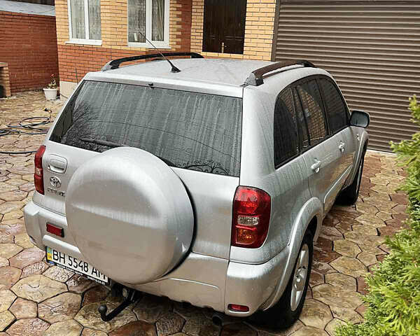 Сірий Тойота РАВ 4, об'ємом двигуна 0 л та пробігом 186 тис. км за 8250 $, фото 4 на Automoto.ua