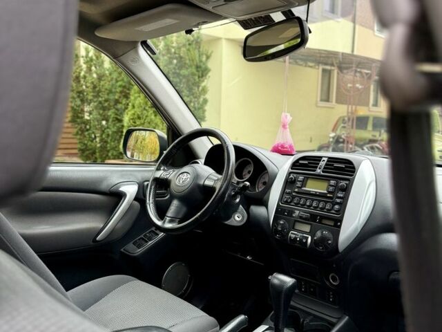 Серый Тойота РАВ 4, объемом двигателя 2 л и пробегом 320 тыс. км за 7700 $, фото 19 на Automoto.ua