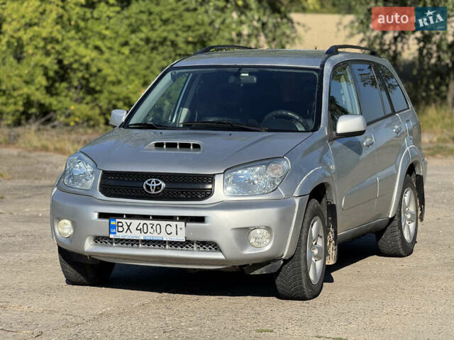 Серый Тойота РАВ 4, объемом двигателя 2 л и пробегом 351 тыс. км за 7500 $, фото 3 на Automoto.ua