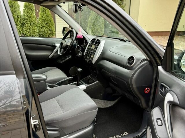 Серый Тойота РАВ 4, объемом двигателя 2 л и пробегом 320 тыс. км за 7700 $, фото 20 на Automoto.ua