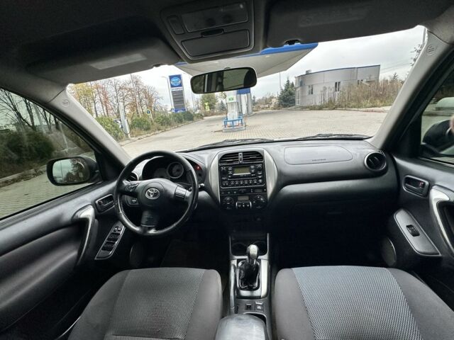 Серый Тойота РАВ 4, объемом двигателя 2 л и пробегом 390 тыс. км за 3850 $, фото 7 на Automoto.ua