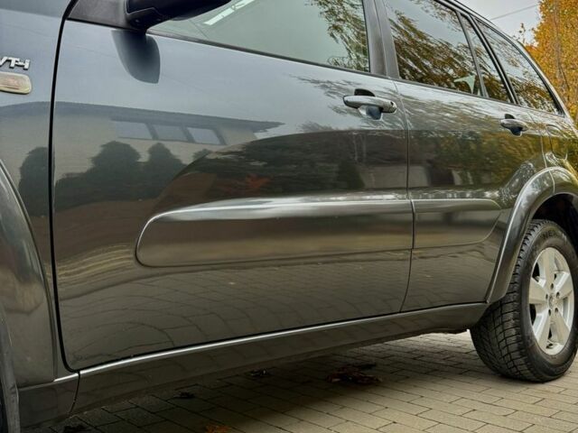 Серый Тойота РАВ 4, объемом двигателя 2 л и пробегом 320 тыс. км за 7700 $, фото 2 на Automoto.ua