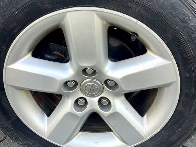 Серый Тойота РАВ 4, объемом двигателя 2 л и пробегом 350 тыс. км за 6500 $, фото 4 на Automoto.ua