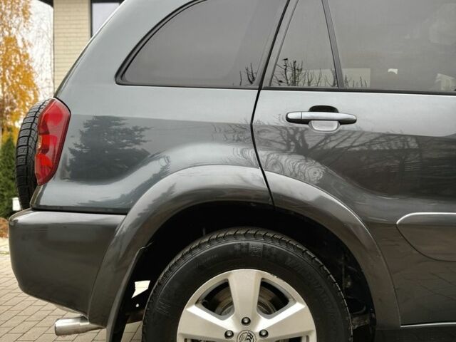 Серый Тойота РАВ 4, объемом двигателя 2 л и пробегом 320 тыс. км за 7700 $, фото 6 на Automoto.ua