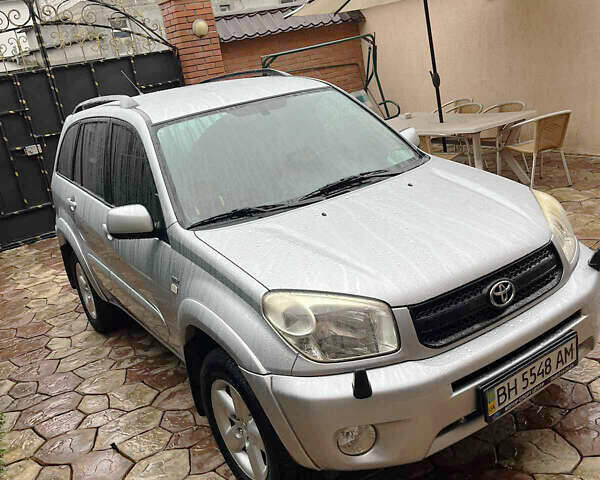 Сірий Тойота РАВ 4, об'ємом двигуна 0 л та пробігом 186 тис. км за 8250 $, фото 2 на Automoto.ua