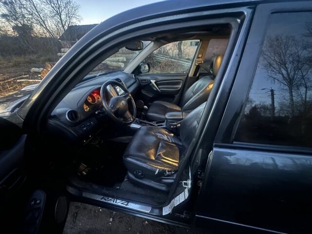 Серый Тойота РАВ 4, объемом двигателя 2 л и пробегом 310 тыс. км за 4200 $, фото 5 на Automoto.ua