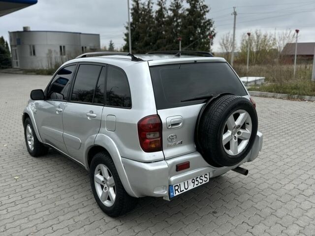 Серый Тойота РАВ 4, объемом двигателя 2 л и пробегом 390 тыс. км за 3850 $, фото 3 на Automoto.ua
