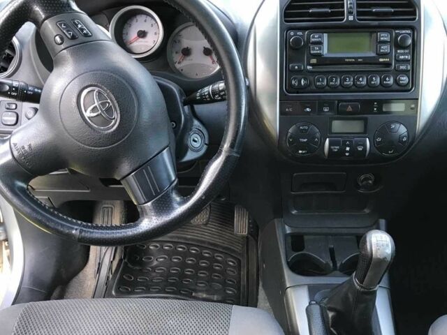 Серый Тойота РАВ 4, объемом двигателя 2 л и пробегом 280 тыс. км за 3600 $, фото 19 на Automoto.ua