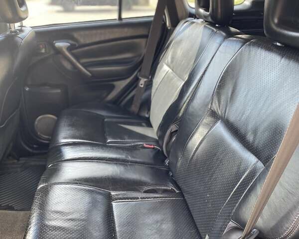 Серый Тойота РАВ 4, объемом двигателя 2 л и пробегом 257 тыс. км за 8800 $, фото 11 на Automoto.ua