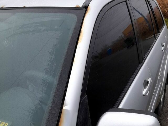 Серый Тойота РАВ 4, объемом двигателя 2 л и пробегом 331 тыс. км за 5500 $, фото 3 на Automoto.ua