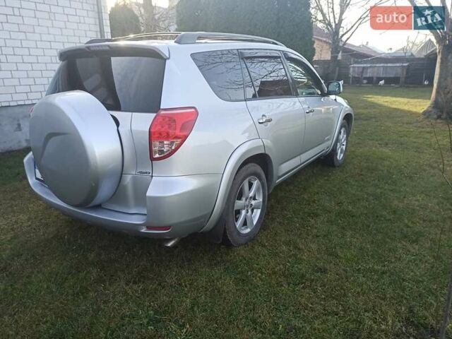 Серый Тойота РАВ 4, объемом двигателя 2.36 л и пробегом 177 тыс. км за 8500 $, фото 4 на Automoto.ua