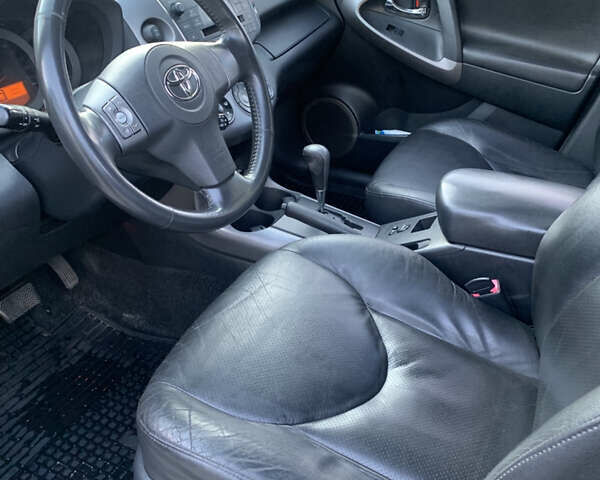 Серый Тойота РАВ 4, объемом двигателя 2 л и пробегом 302 тыс. км за 10450 $, фото 20 на Automoto.ua