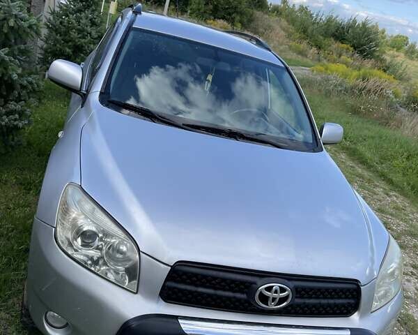 Серый Тойота РАВ 4, объемом двигателя 2.2 л и пробегом 264 тыс. км за 7500 $, фото 6 на Automoto.ua