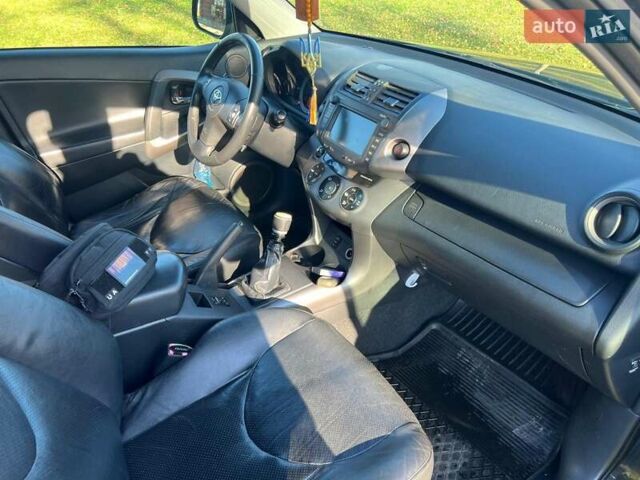 Серый Тойота РАВ 4, объемом двигателя 2.23 л и пробегом 310 тыс. км за 8800 $, фото 7 на Automoto.ua