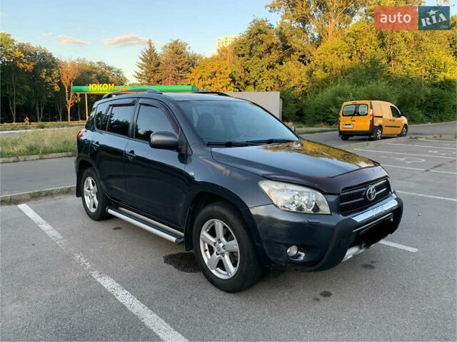 Серый Тойота РАВ 4, объемом двигателя 2 л и пробегом 302 тыс. км за 10450 $, фото 7 на Automoto.ua