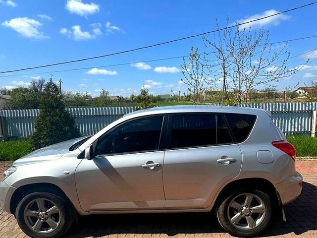 Сірий Тойота РАВ 4, об'ємом двигуна 2 л та пробігом 149 тис. км за 9370 $, фото 1 на Automoto.ua