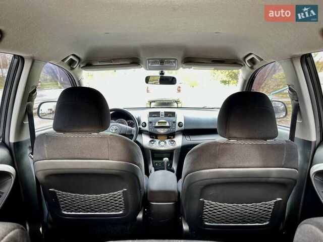 Серый Тойота РАВ 4, объемом двигателя 2 л и пробегом 174 тыс. км за 9600 $, фото 25 на Automoto.ua