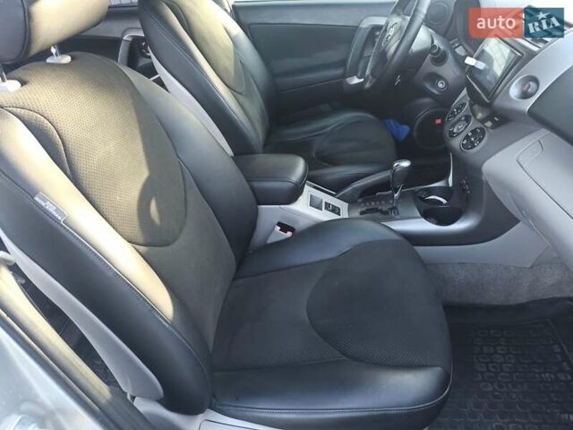 Серый Тойота РАВ 4, объемом двигателя 2.36 л и пробегом 177 тыс. км за 8500 $, фото 17 на Automoto.ua