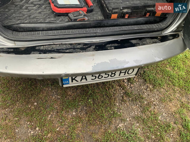 Серый Тойота РАВ 4, объемом двигателя 2 л и пробегом 300 тыс. км за 8146 $, фото 10 на Automoto.ua