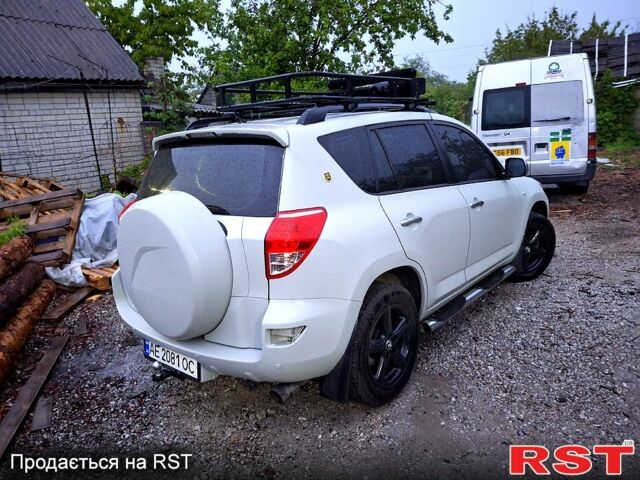 Серый Тойота РАВ 4, объемом двигателя 2 л и пробегом 0 тыс. км за 10000 $, фото 1 на Automoto.ua