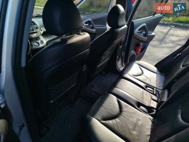 Сірий Тойота РАВ 4, об'ємом двигуна 2 л та пробігом 196 тис. км за 9100 $, фото 16 на Automoto.ua