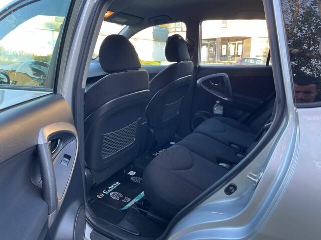 Сірий Тойота РАВ 4, об'ємом двигуна 2 л та пробігом 145 тис. км за 10500 $, фото 15 на Automoto.ua