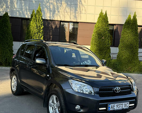 Серый Тойота РАВ 4, объемом двигателя 2 л и пробегом 149 тыс. км за 9500 $, фото 5 на Automoto.ua