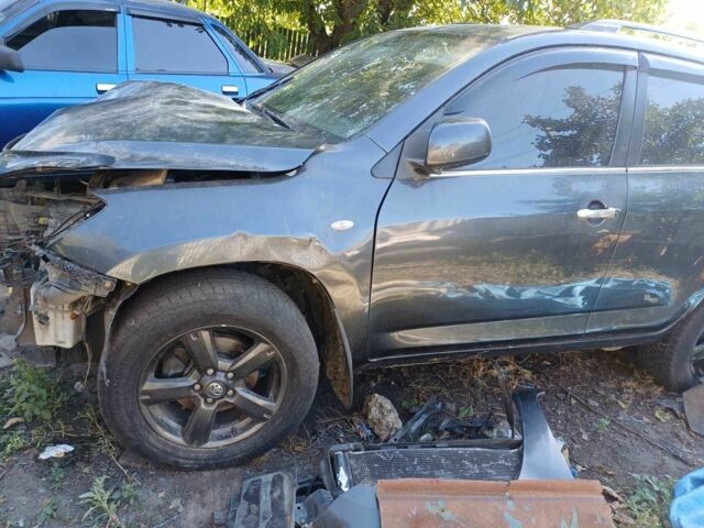 Сірий Тойота РАВ 4, об'ємом двигуна 0 л та пробігом 236 тис. км за 999 $, фото 1 на Automoto.ua