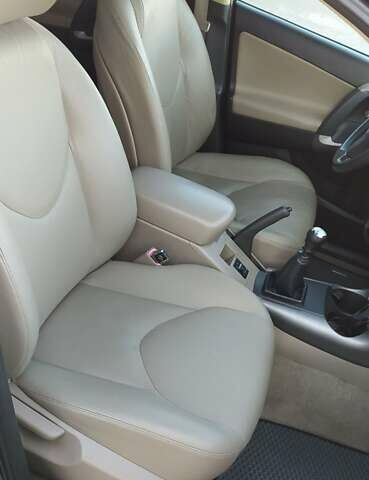 Серый Тойота РАВ 4, объемом двигателя 2.2 л и пробегом 255 тыс. км за 11500 $, фото 41 на Automoto.ua