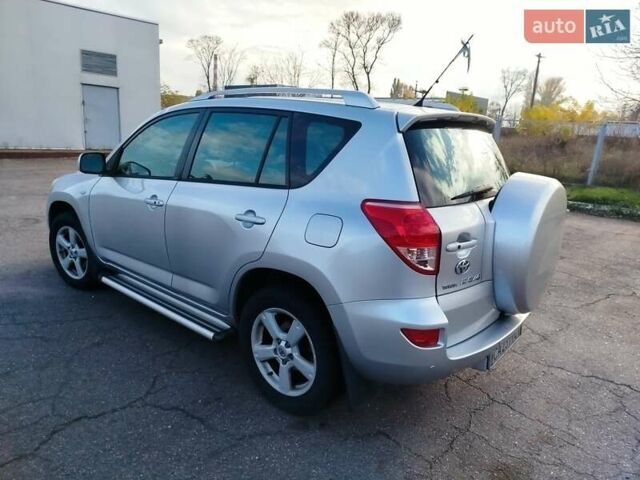 Сірий Тойота РАВ 4, об'ємом двигуна 2 л та пробігом 196 тис. км за 9100 $, фото 3 на Automoto.ua