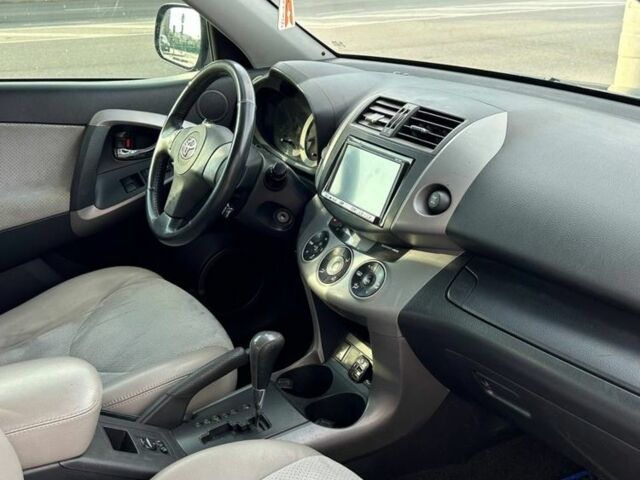 Сірий Тойота РАВ 4, об'ємом двигуна 2 л та пробігом 223 тис. км за 10000 $, фото 6 на Automoto.ua