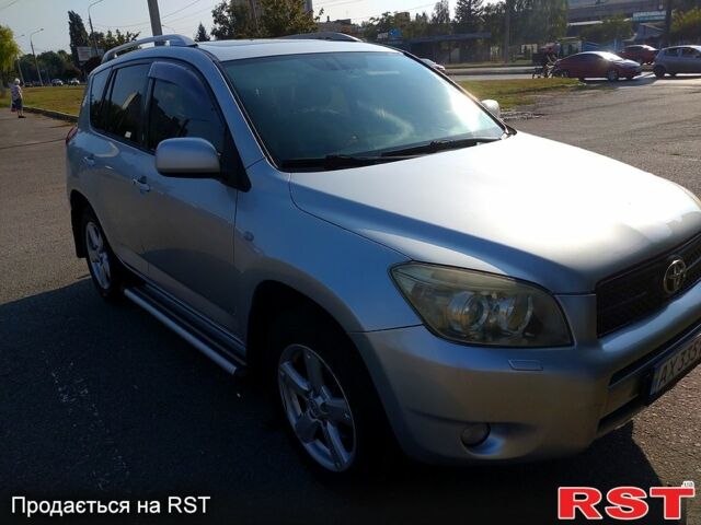 Серый Тойота РАВ 4, объемом двигателя 2 л и пробегом 330 тыс. км за 7900 $, фото 4 на Automoto.ua