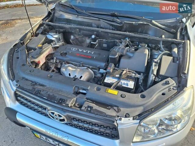 Серый Тойота РАВ 4, объемом двигателя 2 л и пробегом 146 тыс. км за 10600 $, фото 9 на Automoto.ua