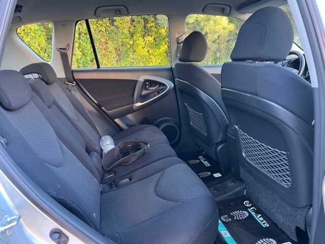 Сірий Тойота РАВ 4, об'ємом двигуна 2 л та пробігом 145 тис. км за 10500 $, фото 9 на Automoto.ua