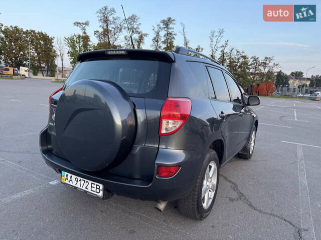 Серый Тойота РАВ 4, объемом двигателя 2 л и пробегом 260 тыс. км за 8700 $, фото 9 на Automoto.ua