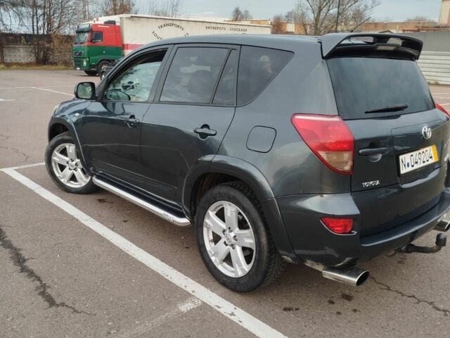 Серый Тойота РАВ 4, объемом двигателя 2.2 л и пробегом 296 тыс. км за 4200 $, фото 4 на Automoto.ua