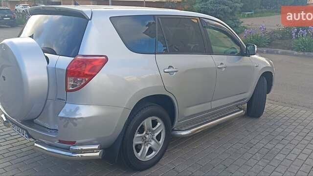 Серый Тойота РАВ 4, объемом двигателя 2.36 л и пробегом 213 тыс. км за 8500 $, фото 5 на Automoto.ua
