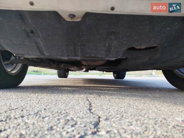 Сірий Тойота РАВ 4, об'ємом двигуна 2 л та пробігом 196 тис. км за 9100 $, фото 21 на Automoto.ua