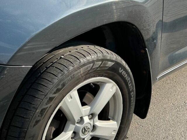 Сірий Тойота РАВ 4, об'ємом двигуна 2 л та пробігом 223 тис. км за 10000 $, фото 2 на Automoto.ua