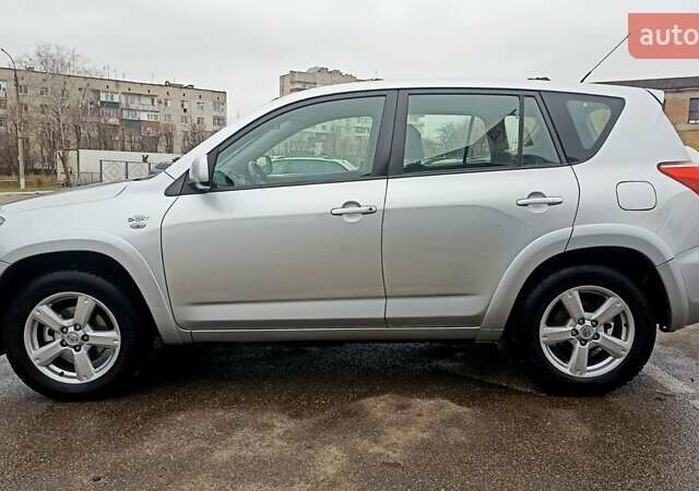 Сірий Тойота РАВ 4, об'ємом двигуна 2.2 л та пробігом 259 тис. км за 8950 $, фото 1 на Automoto.ua