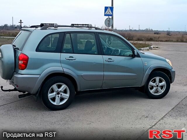 Серый Тойота РАВ 4, объемом двигателя 2 л и пробегом 250 тыс. км за 4250 $, фото 2 на Automoto.ua