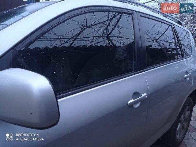 Серый Тойота РАВ 4, объемом двигателя 2.4 л и пробегом 210 тыс. км за 9500 $, фото 27 на Automoto.ua