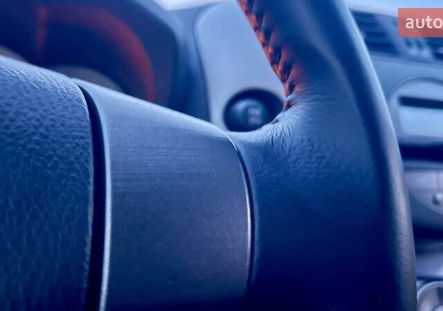 Серый Тойота РАВ 4, объемом двигателя 2 л и пробегом 174 тыс. км за 9600 $, фото 34 на Automoto.ua