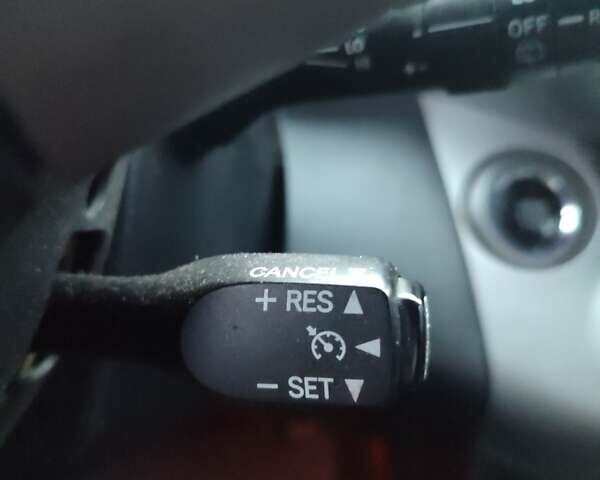 Серый Тойота РАВ 4, объемом двигателя 2 л и пробегом 424 тыс. км за 9000 $, фото 16 на Automoto.ua