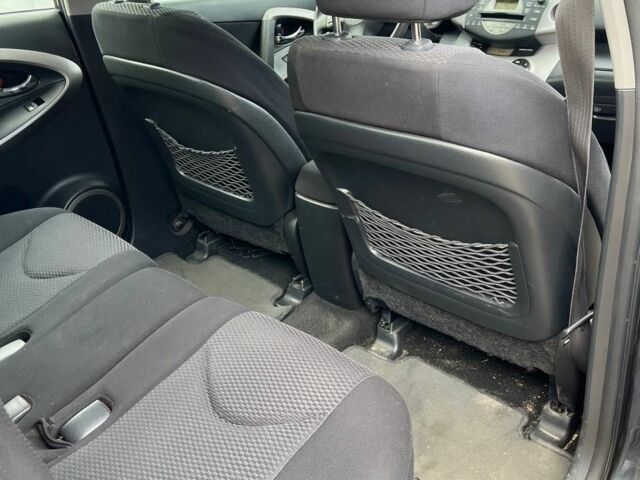 Серый Тойота РАВ 4, объемом двигателя 2.2 л и пробегом 307 тыс. км за 8100 $, фото 5 на Automoto.ua